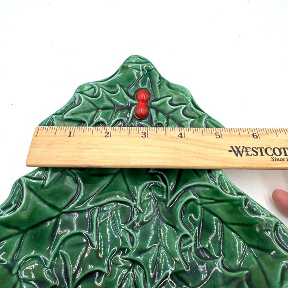 Ceramic Christmas Tree-Shaped Decor With Holly & Berries Design Green & Gold Fin - Picture 12 of 13